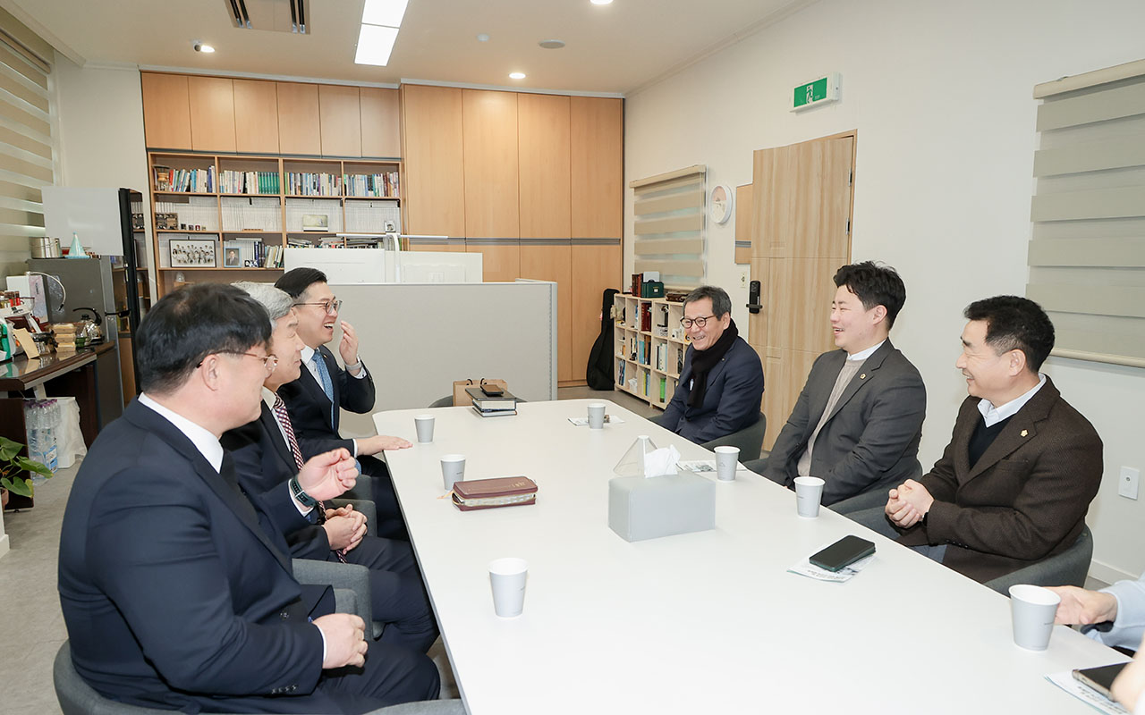 강릉 반석교회 창립 50주년 주일예배 이미지